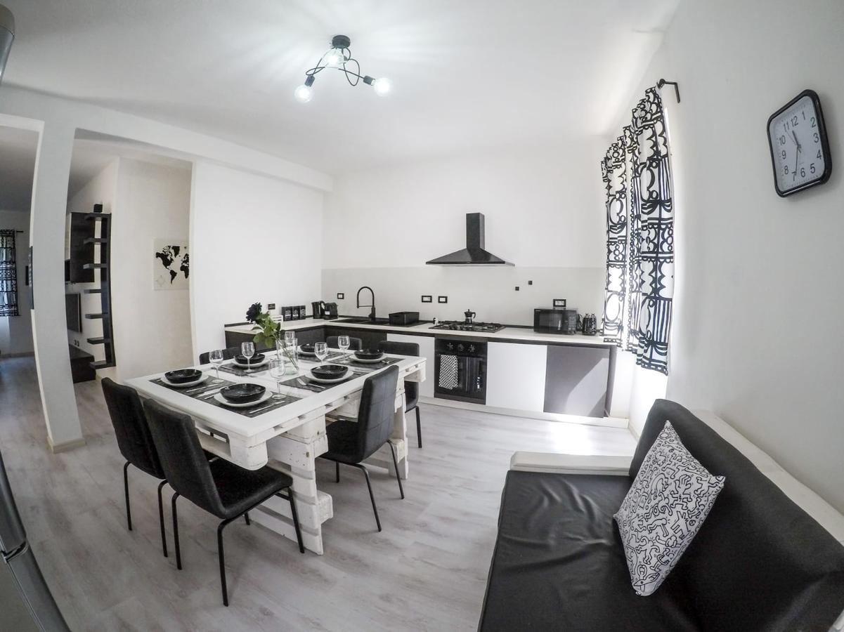 Black&White Guest House Іглесіас Екстер'єр фото