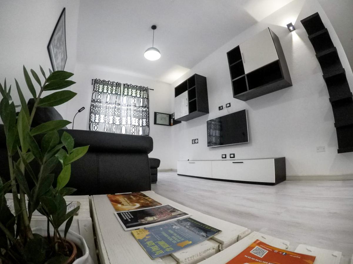Black&White Guest House Іглесіас Екстер'єр фото