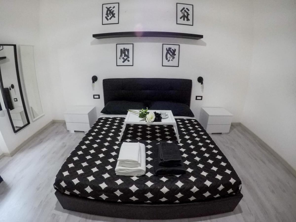 Black&White Guest House Іглесіас Екстер'єр фото